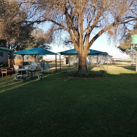 Hotel Biekiesvlei Lichtenburg Exterior foto